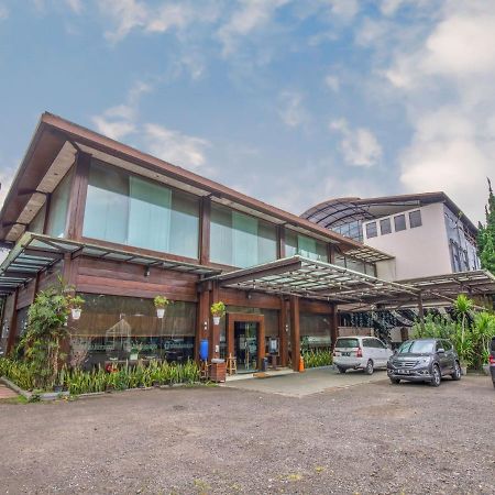 Takashimaya Hotel & Convention Lembang Eksteriør billede